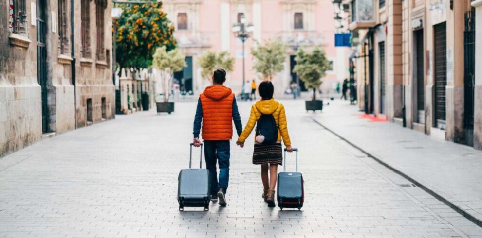 travel-couple-trip-vacation-COUPLMISTAKES0720-676da6637e304768b389378758075494-1024×683